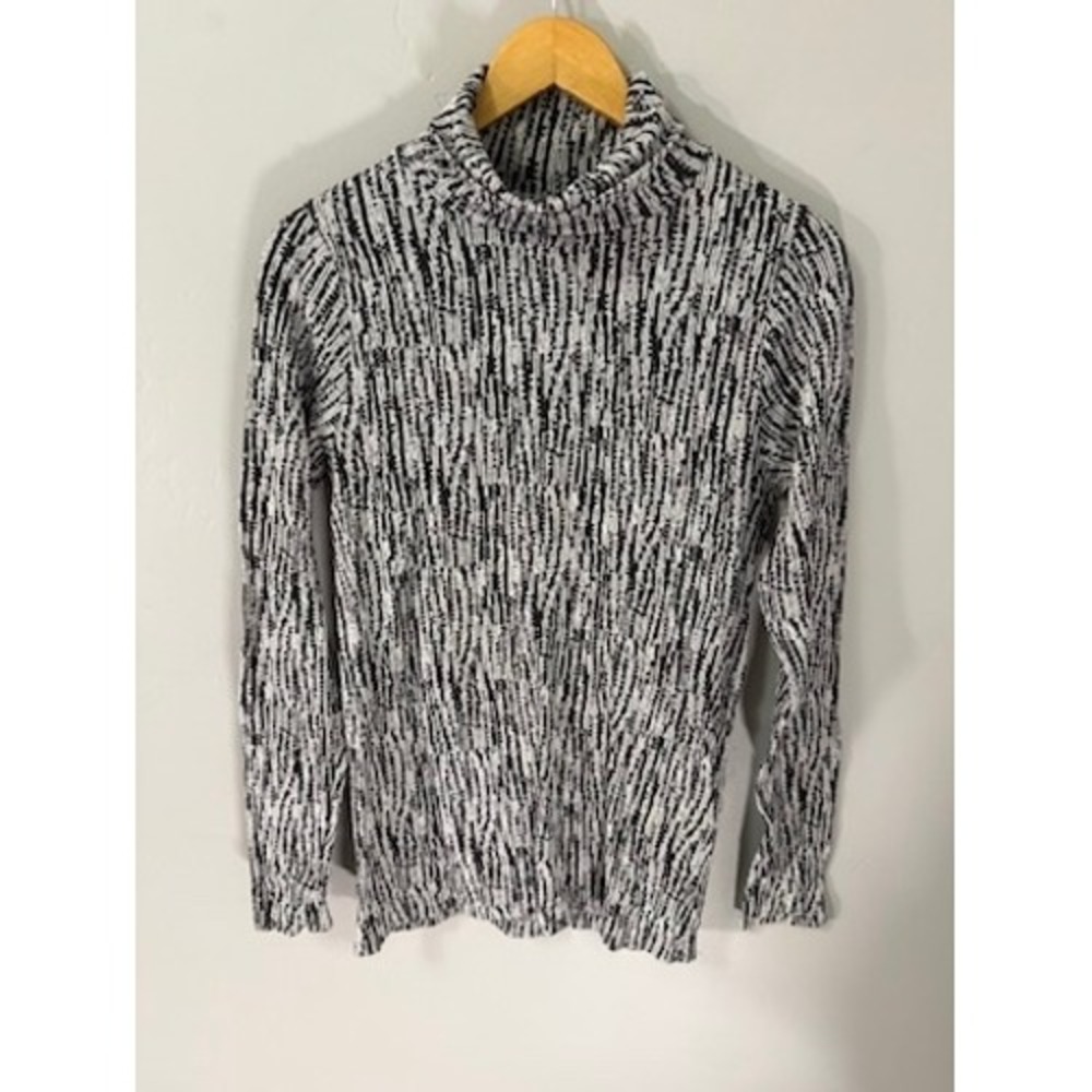 Athleta Flurry Elemental Black White Striped Turtleneck Long Sleeve Women Size M
